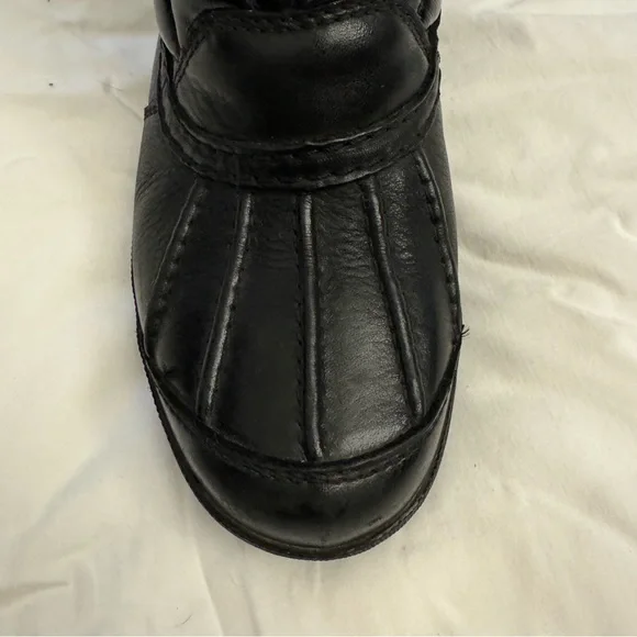 UGG Bellegarde Quilted Leather waterproof Shearling Boots, Black, Size 7.5 - Picture 5 of 10